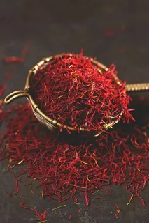 تصویر 4 از زعفران دستچین اصل تازه و خالص با رنگ‌ دهی بالا